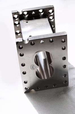 kualitas  200mm To 400mm Extrusion Screw Barrel Extruder Barrel For Co Rotating pabrik